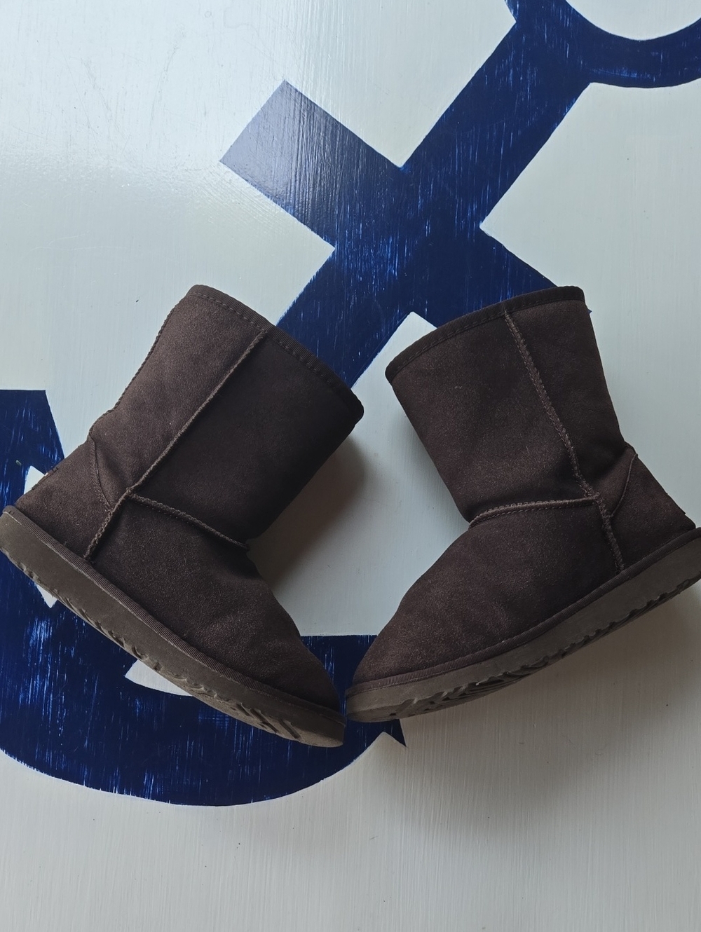 Ugg Australia Classic Short In Dark Brown Size US 8